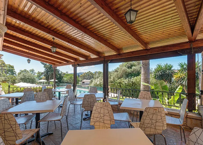 Ionian Arches فندق 3*