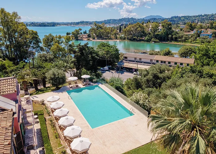 Ionian Arches فندق 3*