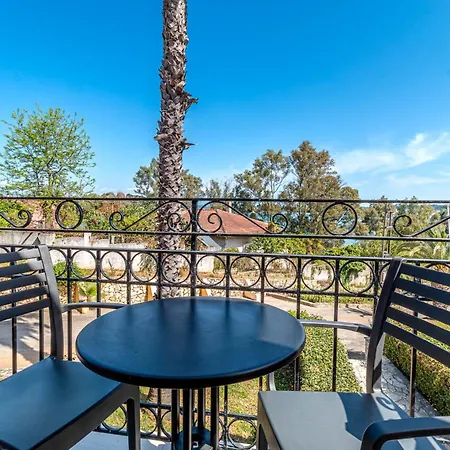 Ionian Arches מלון 3*